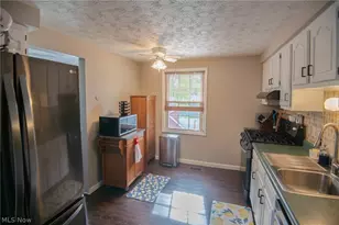 2220 Elm Trace St, Austintown, OH 44515 - Photo 6