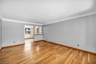 3323 Dellwood Dr, Parma, OH 44134 - Photo 4