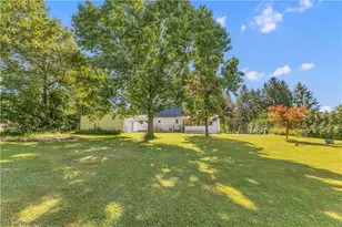 838 Nesbitt Rd, Sagamore Hills, OH 44067 - Photo 6