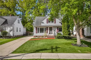 746 N Elmwood Ave, Wickliffe, OH 44092 - Photo 2