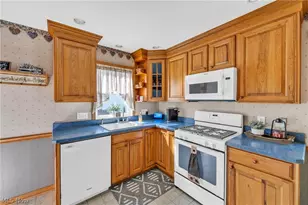 746 N Elmwood Ave, Wickliffe, OH 44092 - Photo 12