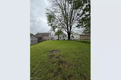 1546 Meadowbrook, Youngstown, OH 44514 - Photo 2