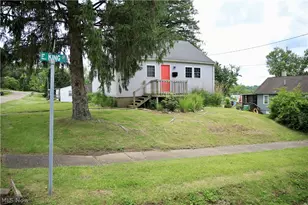 124 E King St, Zanesville, OH 43701 - Photo 2