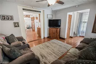 703 6th St, St Marys, WV 26170 - Photo 8