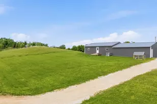 279 Perkins Ln, Washington, WV 26101 - Photo 2