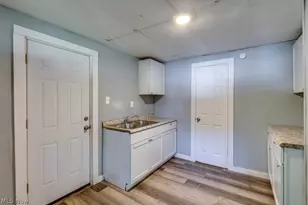 1213 Smithfarm Ave, Akron, OH 44305 - Photo 12