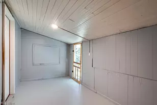 1213 Smithfarm Ave, Akron, OH 44305 - Photo 6