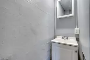 1213 Smithfarm Ave, Akron, OH 44305 - Photo 22