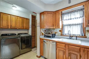 763 Lindsay Ave, Akron, OH 44306 - Photo 8