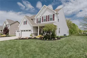 9049 Winfield Ln, North Ridgeville, OH 44039 - Photo 2