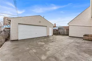 1330 W 67th St, Loveland, OH 44102 - Photo 4