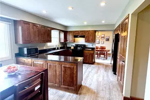 17051 Hunting Meadows Dr, Strongsville, OH 44136 - Photo 12