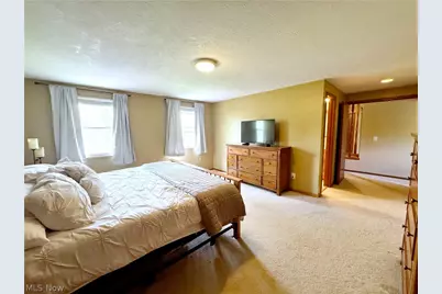 17051 Hunting Meadows Drive, Strongsville, OH 44136 - Photo 18
