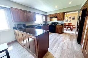 17051 Hunting Meadows Dr, Strongsville, OH 44136 - Photo 10