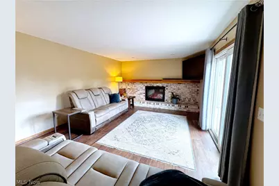 17051 Hunting Meadows Drive, Strongsville, OH 44136 - Photo 14