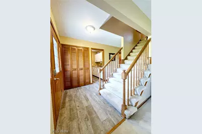 17051 Hunting Meadows Drive, Strongsville, OH 44136 - Photo 4
