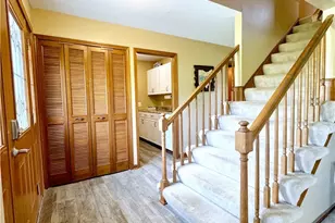 17051 Hunting Meadows Dr, Strongsville, OH 44136 - Photo 4
