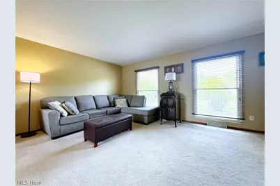 17051 Hunting Meadows Drive, Strongsville, OH 44136 - Photo 8