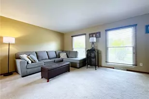 17051 Hunting Meadows Dr, Strongsville, OH 44136 - Photo 8