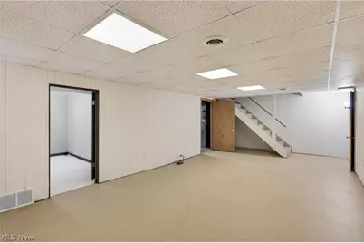 1097 Center Street E, Warren, OH 44481 - Photo 34