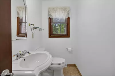 1097 Center Street E, Warren, OH 44481 - Photo 24