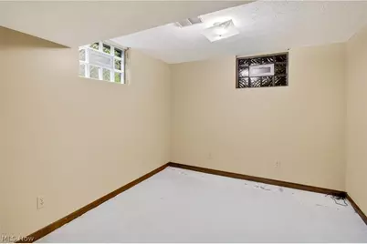 1097 Center Street E, Warren, OH 44481 - Photo 36