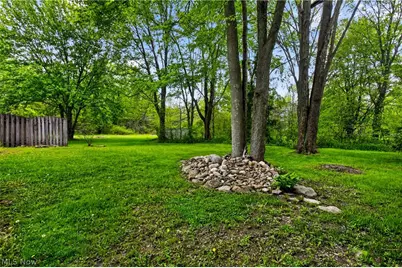 1097 Center Street E, Warren, OH 44481 - Photo 10