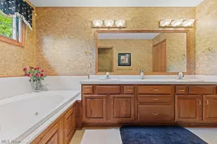 6962 Mapleridge Cir NW, Canton, OH 44718 - Photo 24