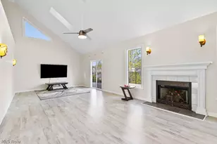 456 Helena Dr, Tallmadge, OH 44278 - Photo 8
