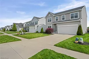 37272 Sandy Ridge Dr, North Ridgeville, OH 44039 - Photo 2