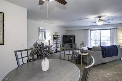 600 Tollis Parkway #209, Grandview Heights, OH 44147 - Photo 6