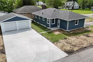2502 Stocker Ave, Youngstown, OH 44505 - Photo 4