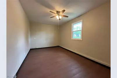 2502 Stocker Avenue, Youngstown, OH 44505 - Photo 16