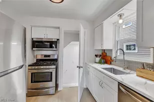 7503 Whittington Dr, Parma, OH 44129 - Photo 6