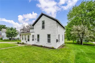 262 E Walnut St, Wadsworth, OH 44281 - Photo 2
