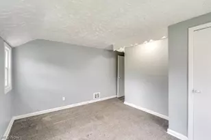 1090 Greenwood Ave, Akron, OH 44320 - Photo 24