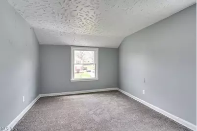 1090 Greenwood Avenue, Akron, OH 44320 - Photo 16