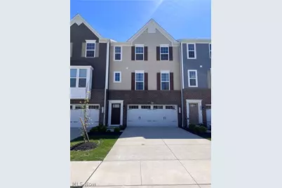 4025 N Steels Circle, Stow, OH 44224 - Photo 1