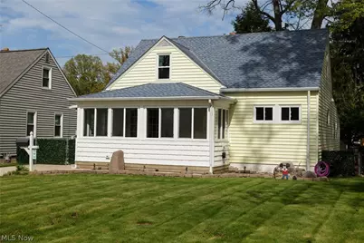 241 Inwood Boulevard, Avon Lake, OH 44012 - Photo 2