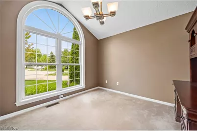407 Clearbrook Drive, Avon Lake, OH 44012 - Photo 4