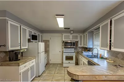 455 Redondo Road, Youngstown, OH 44504 - Photo 8