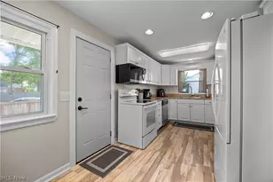 967 Gulf Rd, Elyria, OH 44035 - Photo 8
