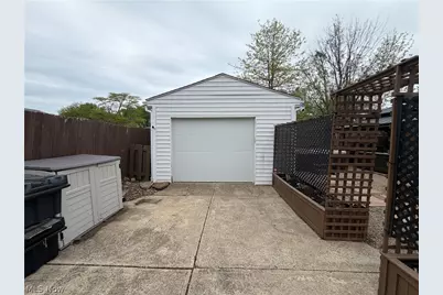 4219 Brockley Avenue, Sheffield Lake, OH 44054 - Photo 8
