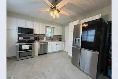 4219 Brockley Avenue, Sheffield Lake, OH 44054 - Photo 14