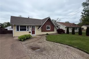 4219 Brockley Ave, Sheffield Lake, OH 44054 - Photo 4