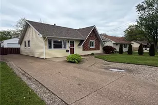 4219 Brockley Ave, Sheffield Lake, OH 44054 - Photo 2