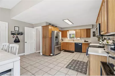 10930 Heltman Avenue NE, Alliance, OH 44601 - Photo 14