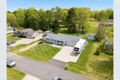 10930 Heltman Avenue NE, Alliance, OH 44601 - Photo 6