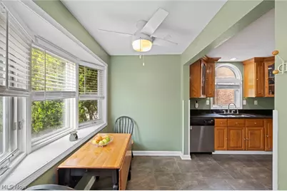 956 Englewood Road, Cleveland Heights, OH 44121 - Photo 8