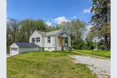 4465 Eastland Avenue NE, Louisville, OH 44641 - Photo 2